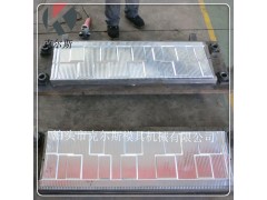 供應(yīng)彩石金屬瓦模具1340*420mm