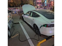 淄博享電移動充電救援配備國內(nèi)標(biāo)準(zhǔn)的發(fā)電充電設(shè)備